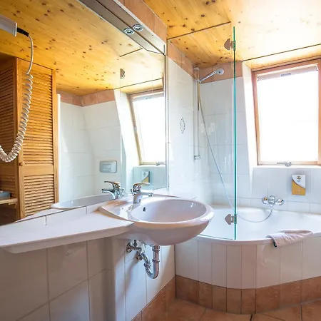 Kubler Stars Hotel 2*